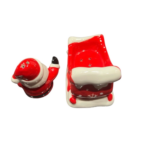 Christmas Collection Ceramic Santa Sleigh Salt Pepper Shakers - Picture 4 of 5